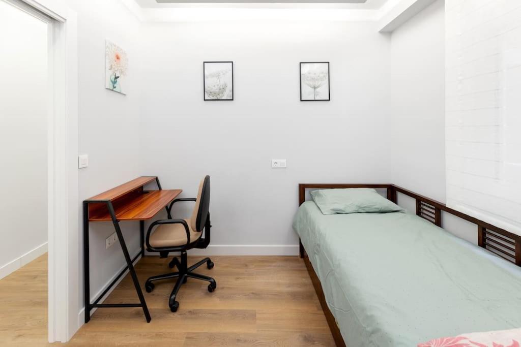 Precioso Piso Con Terraza En Centro De Granada Apartment Luaran gambar